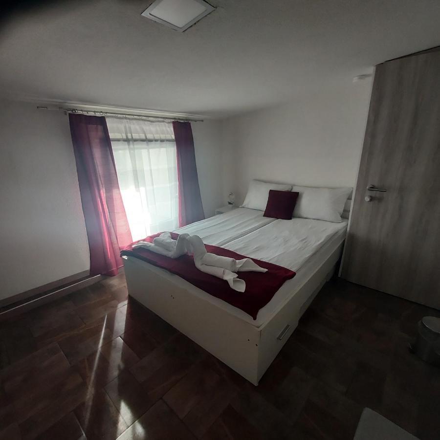 Rooms Panda 马里博尔 外观 照片
