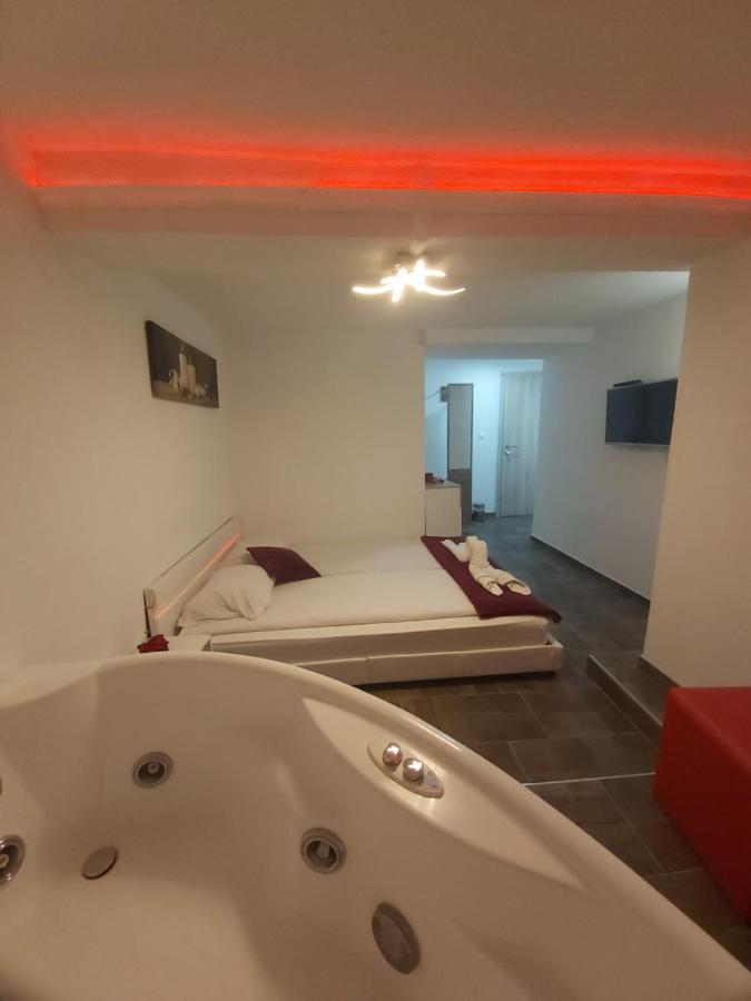 Rooms Panda 马里博尔 外观 照片